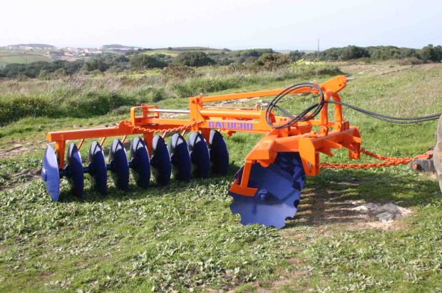 gradas de discos para viñas en Aranda de Duero